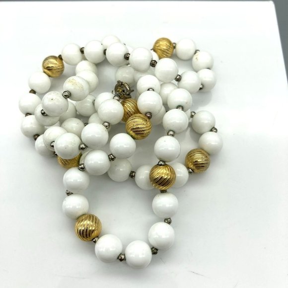 Vintage White Lucite and Textured Gold Tone Beaded Necklace, Chic Classic Strand - Picture 4 of 4